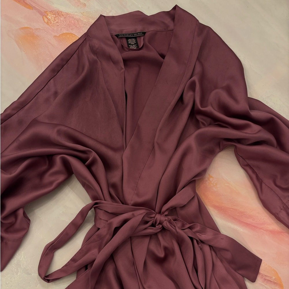 VS Elegant Mauve Satin Robe